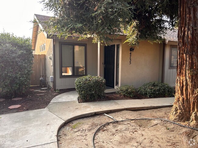 Building Photo - Cute Condo for Rent in Visalia!