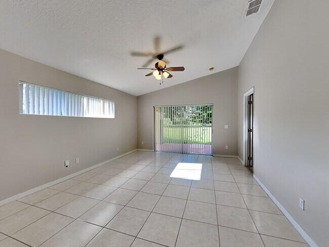 Photo - 12806 Sophiamarie Loop