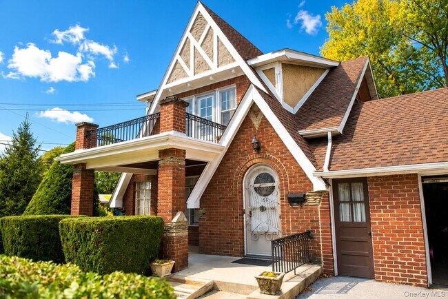 153 Wisner Ave