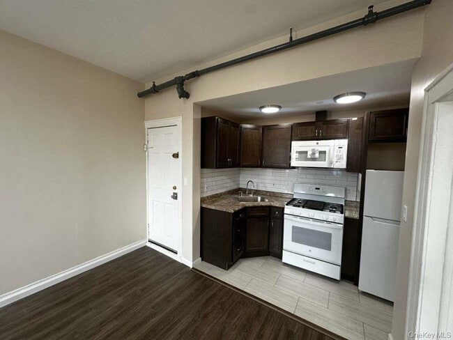 212-26 Jamaica Ave