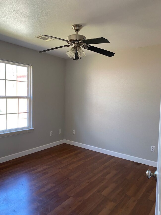 Photo - 305 Cedar Creek Dr Unidad 305 Cedar Creek Drive #A