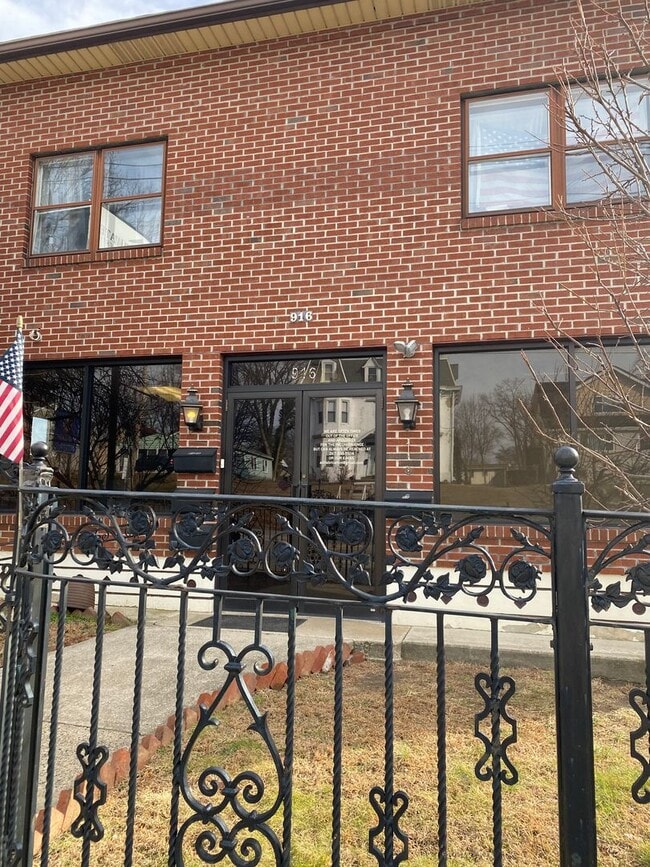 Photo - 916 Chester Pike Unit 3