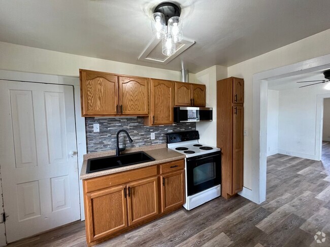 Building Photo - 1320 N 3rd Street Unit Upper Rental