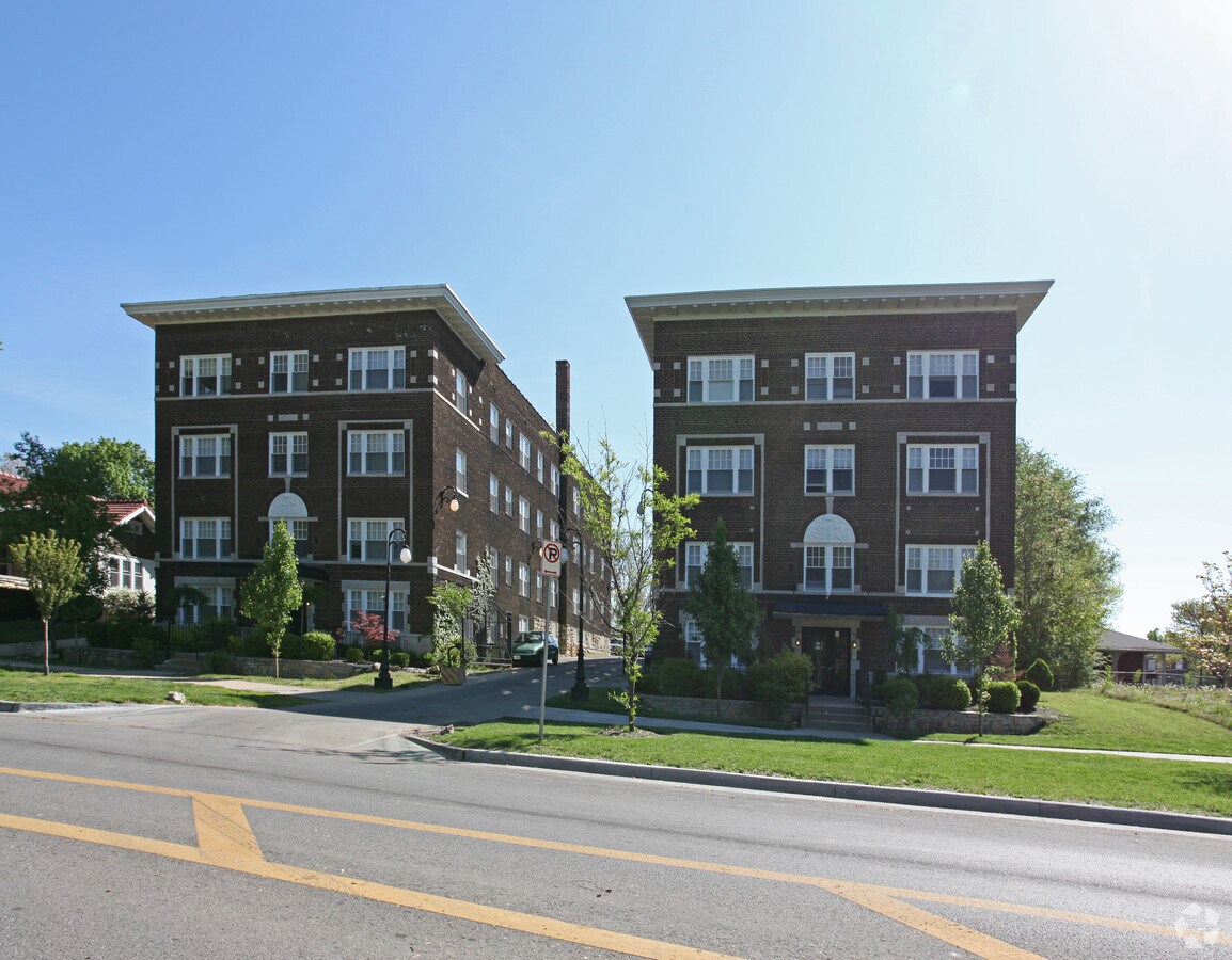 Gladstone Apartments - Gladstone Apartments