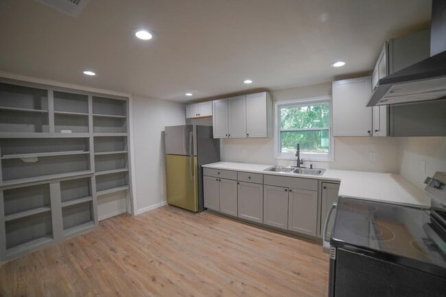 Photo - 5057 Tillie Ln