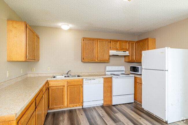 3BR, 2BA - 1,200SF - Kitchen