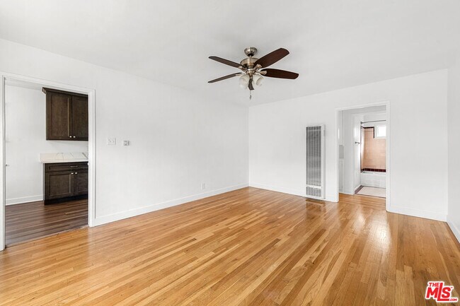 Photo - 4158 Baldwin Ave