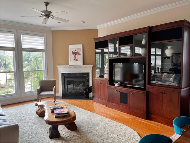 Photo - 1012 Bellenden Dr