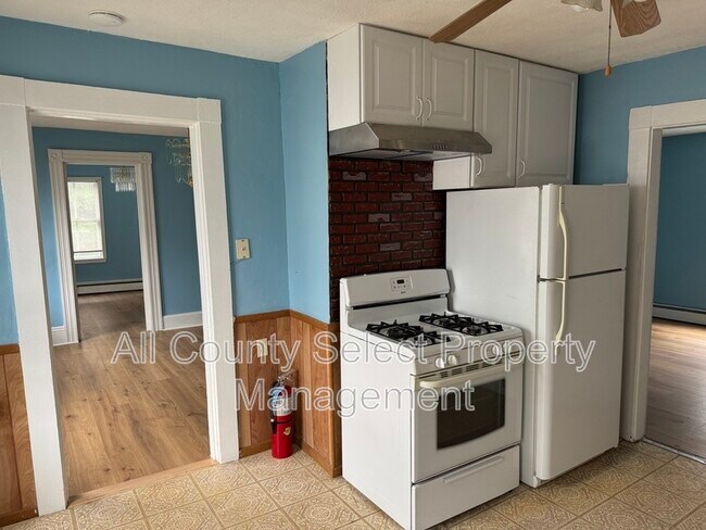 Building Photo - 16 Mt Vernon St Unit #1 Rental
