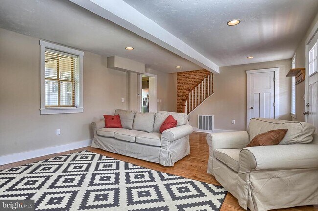 Photo - 234 N Stratton St