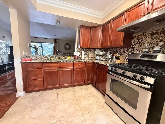 Photo - 104 N Wilson Ave