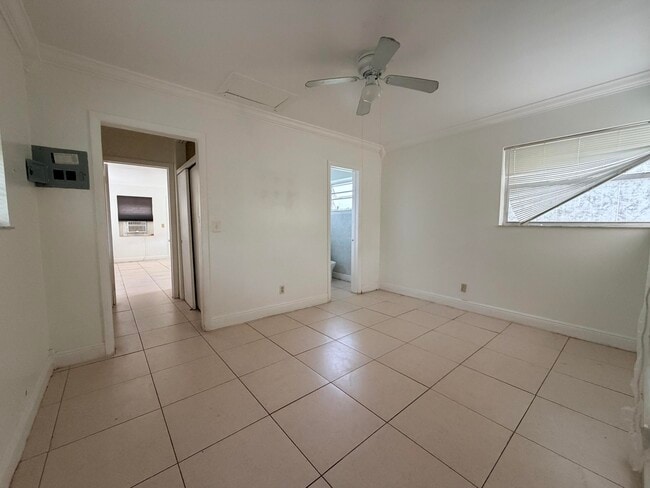 2438 Thomas St Unit 3