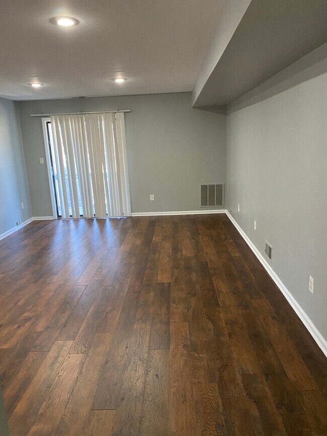 Living - 907 Woodbridge Commons Way Unit 907