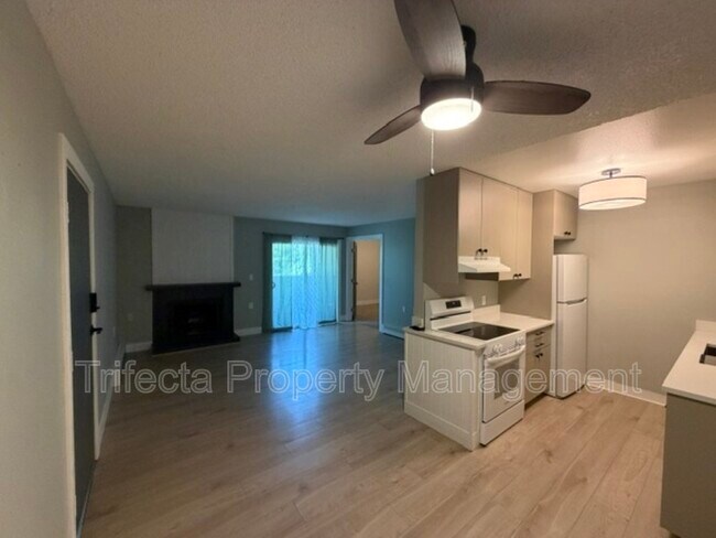 Photo - 3431 Stover St