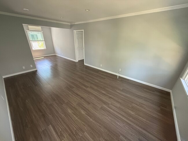 Living room - 809 N. Adams St. Unit Apt C