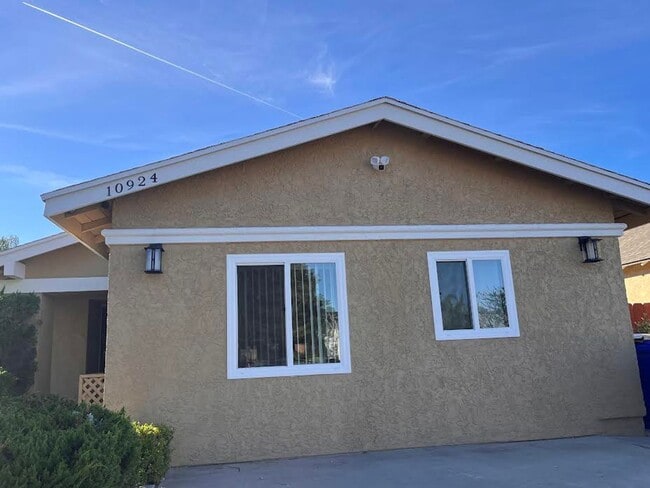 Building Photo - GORGEOUS BRAND new home (ADU) 1bedroom 1bathroom in single-family neighborhood. Unit 10924 POLARIS DRIVE