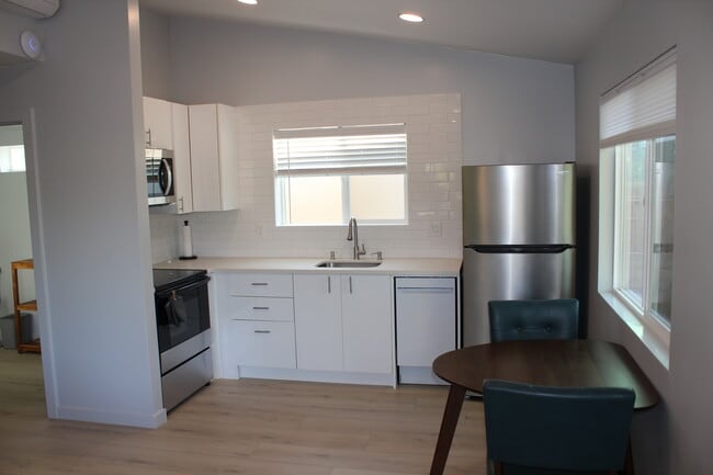 Cocina - 1637 Grove Rd