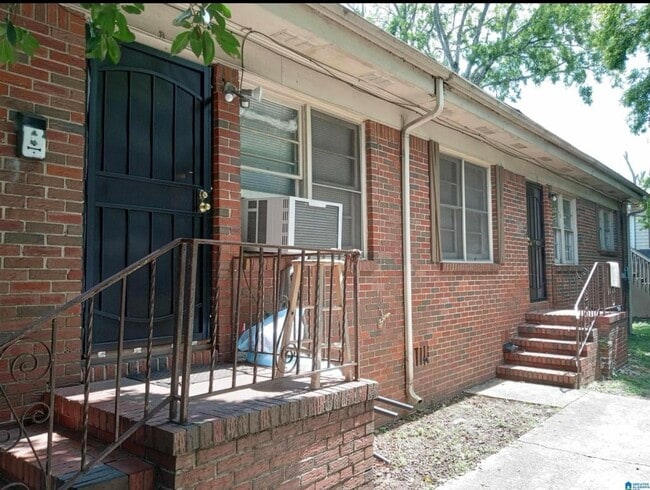 Building Photo - Sloan Ave Rental