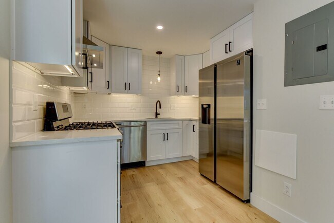 Photo - 616 Marine St Unidad #2