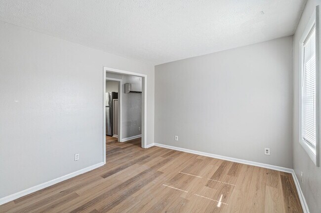 3813 Fairmont Blvd