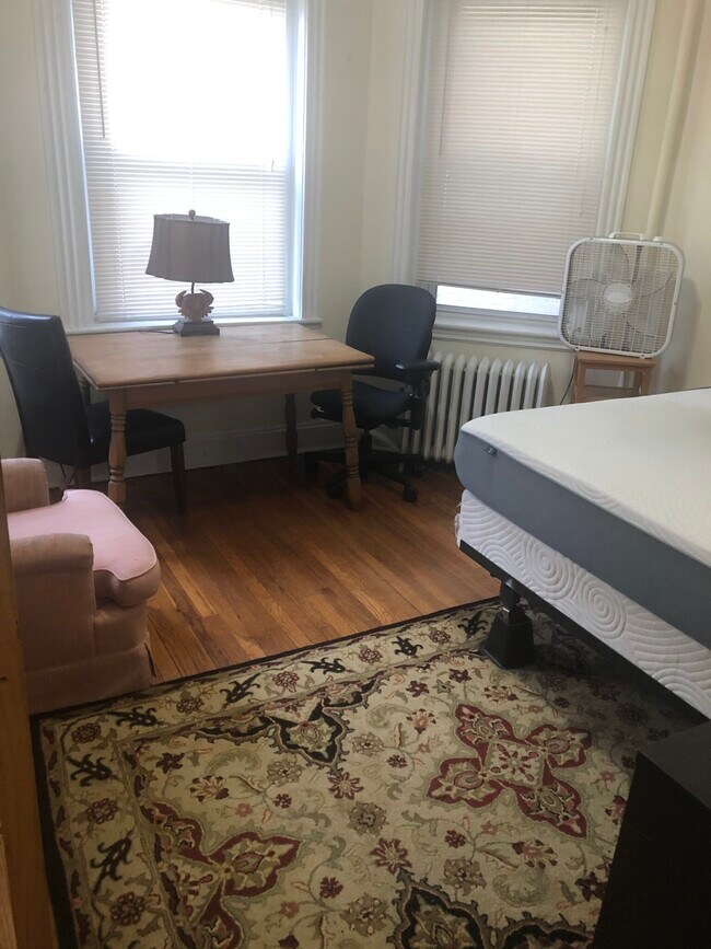 352 Riverway Unit 7
