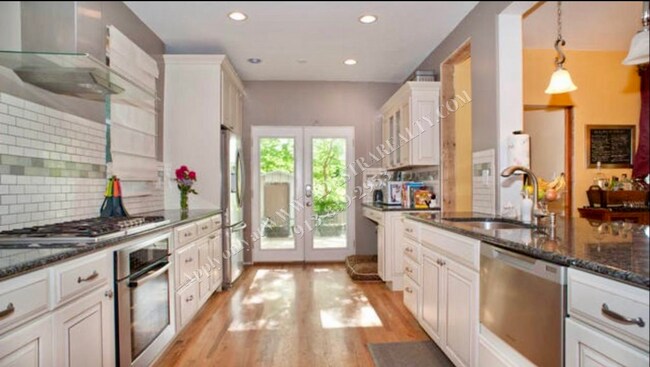 4005 Genessee St