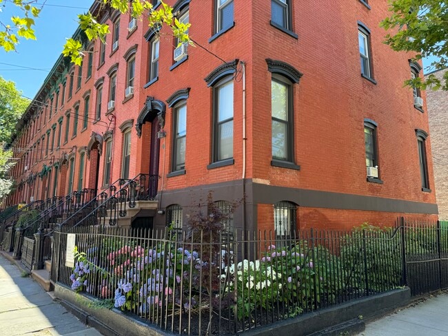 Photo - 229 8th St Unit 3