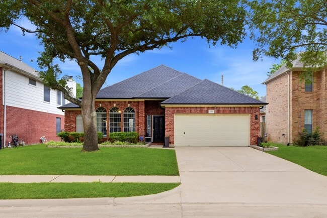 Building Photo - 2105 Mossy Trail Dr