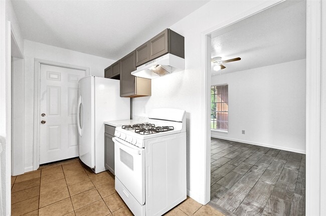 Photo - 13906 Bearwood Rd
