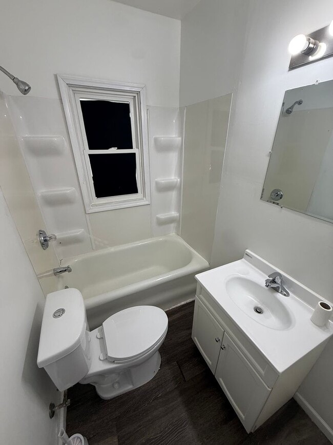 362 Van Buren Ave Unit 2