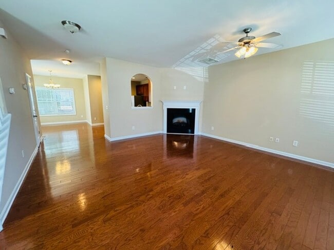 Photo - Gorgeous 3 Bedroom Townhome - Ready and Available