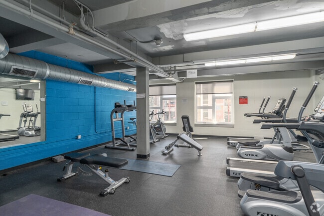 Gimnasio - Creekwalk Commons