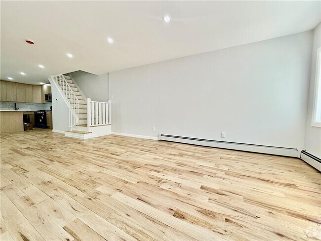 Building Photo - 1499 E 52nd St Rental