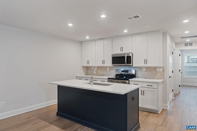 Photo - 2231 Leeham St