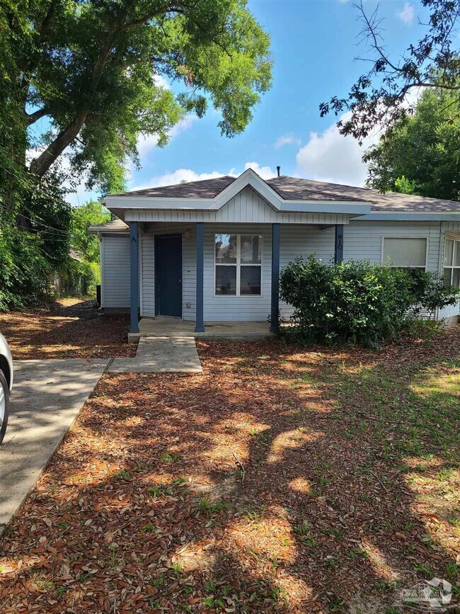 Building Photo - 910 E Baars St Rental