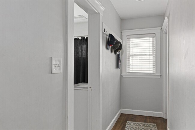 Photo - 18 Sylvester Rd Unit 2