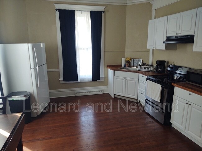 Photo - 1330 Maple Ave