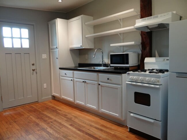 Photo - 25 School, 25