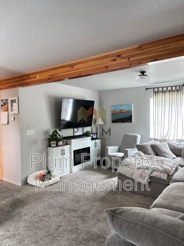 Photo - 4400 Martindale Way