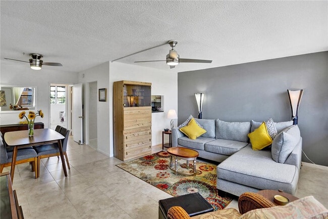 Photo - 101 N Birch Rd Unidad 504