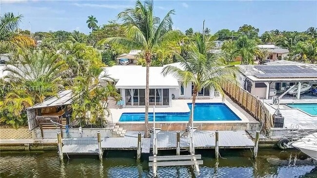 Building Photo - 2525 Gulfstream Ln