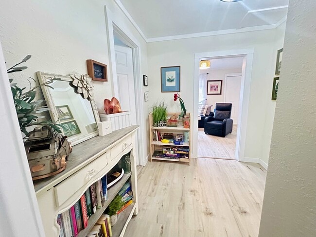Photo - 1021 W Mill Ave