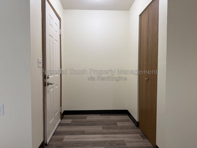 Photo - 415 22nd St E Unit J