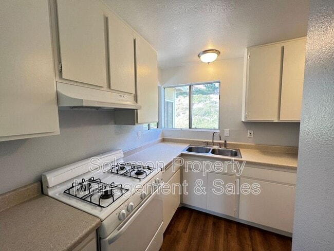 Building Photo - 4748 Sunny Hills Rd Rental