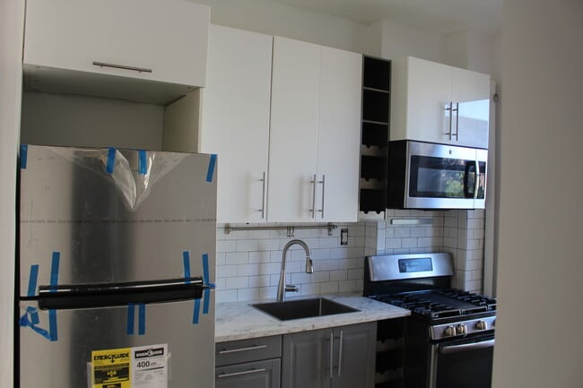 Building Photo - 551 E 29th St Rental