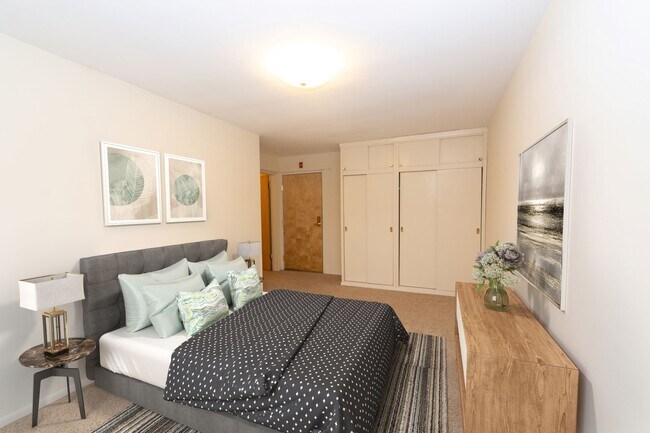 2920 Dean Parkway Apartments