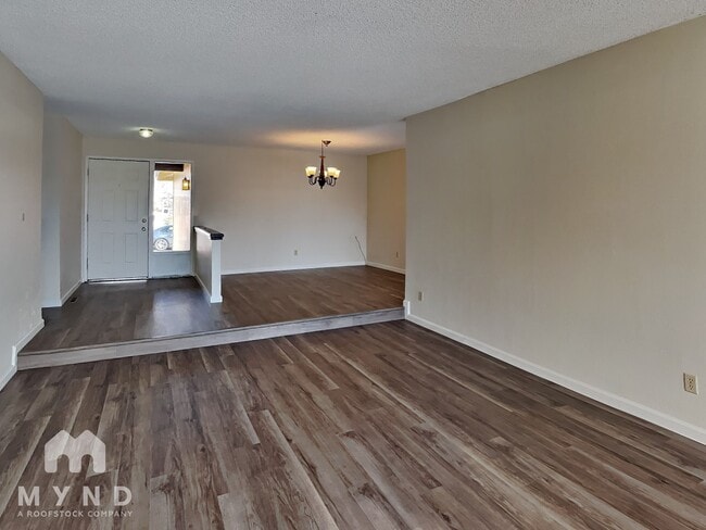 Photo - 1920 Stardust St