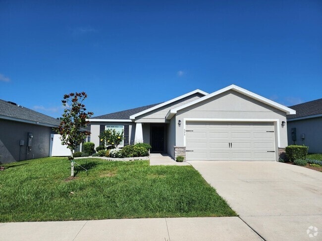 Building Photo - 4-Bedroom, 2-Bathroom in Winter Haven Rental