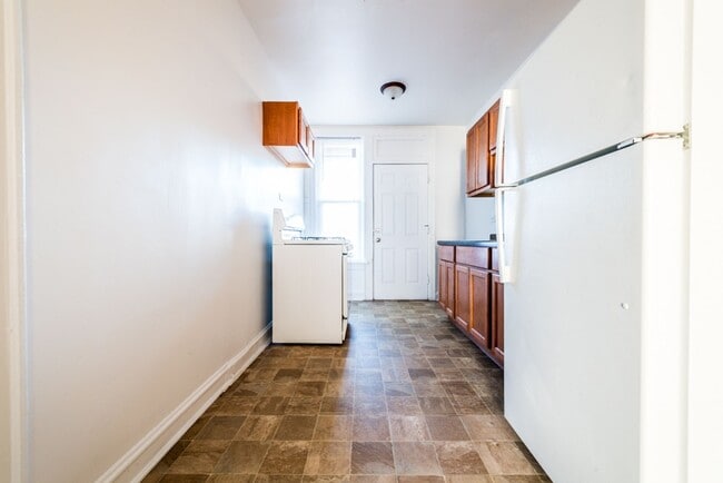 5001 W Adams