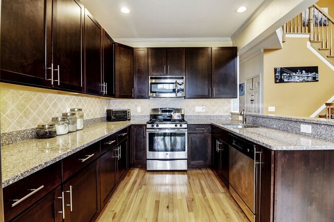 Photo - 4 Shadowlawn Dr